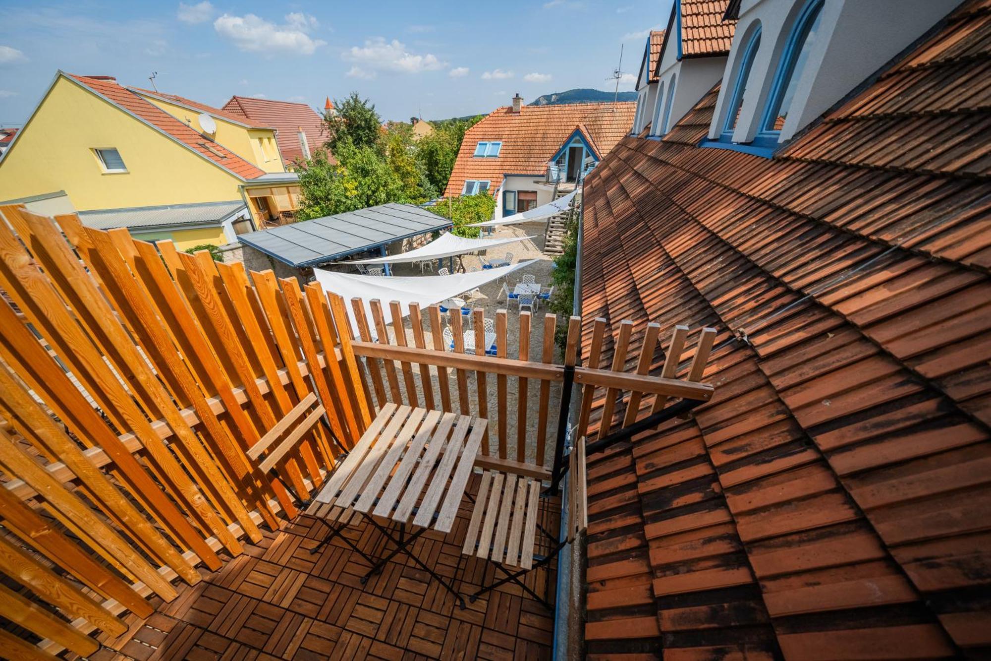 Naturalni Vinarstvi Tomas Krizek, Penzion Dvorek Dolní Dunajovice Exterior foto