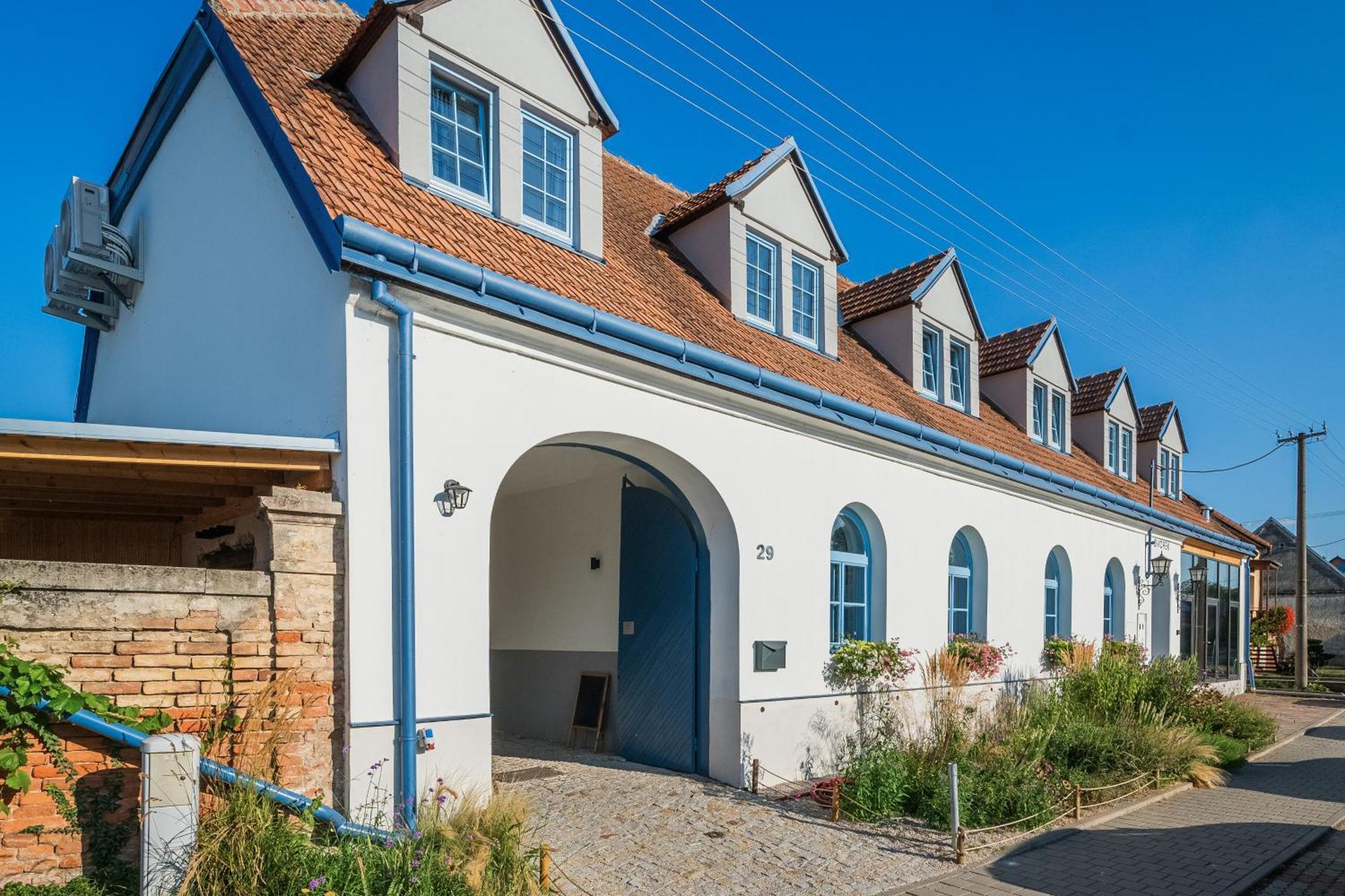 Naturalni Vinarstvi Tomas Krizek, Penzion Dvorek Dolní Dunajovice Exterior foto